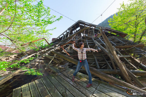 Discover the haunting White Labyrinth of Shiraishi Mine, a surreal urban exploration destination.