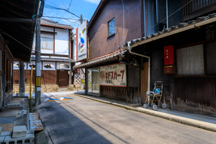 Takeharas Preserved Historic Street Showcasing Traditional Architecture